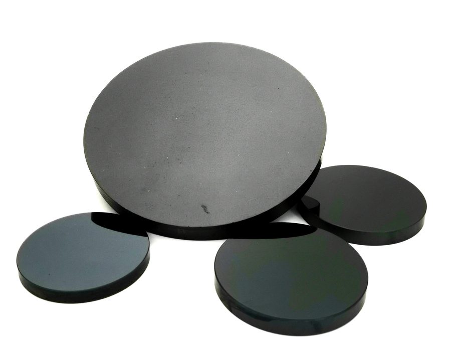 Sintered silicon carbide discs and plates